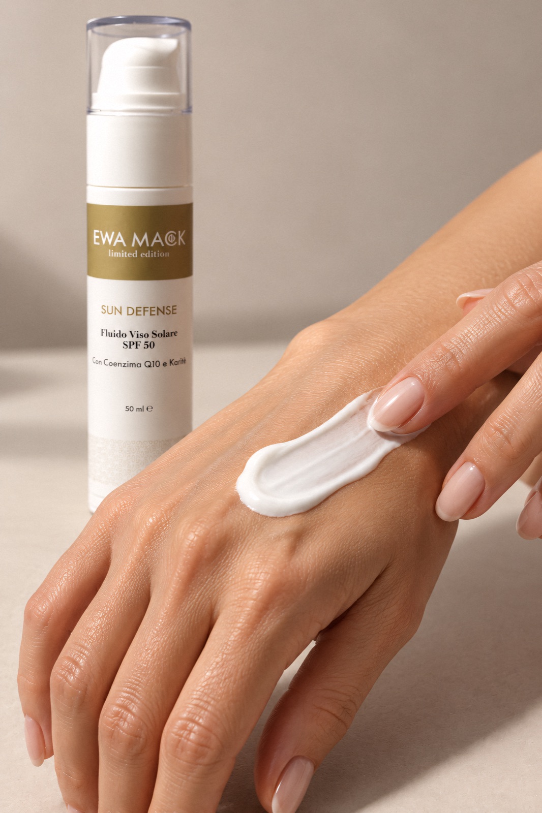 limited edition SUN DEFENSE Fluido Viso Solare SPF 50, foto 2